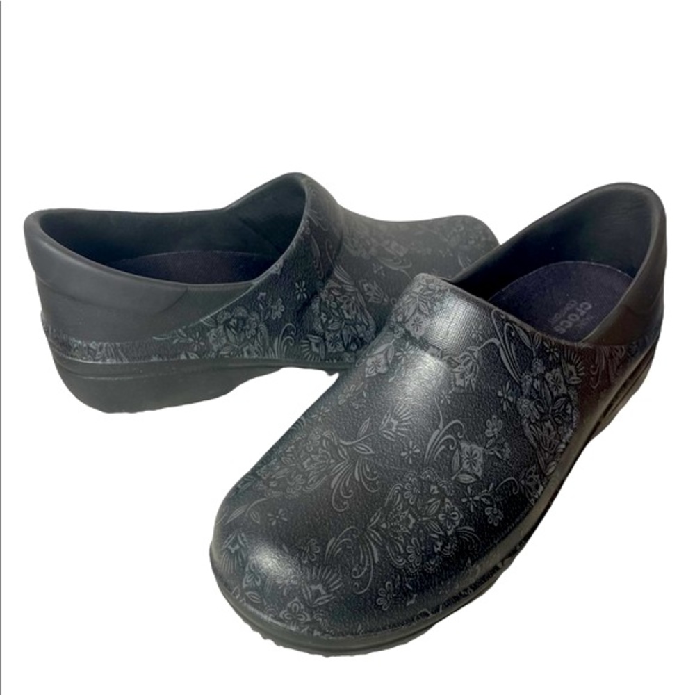 Crocs Dual Comfort Floral  Slip On Slip Resistant Clogs Size 8